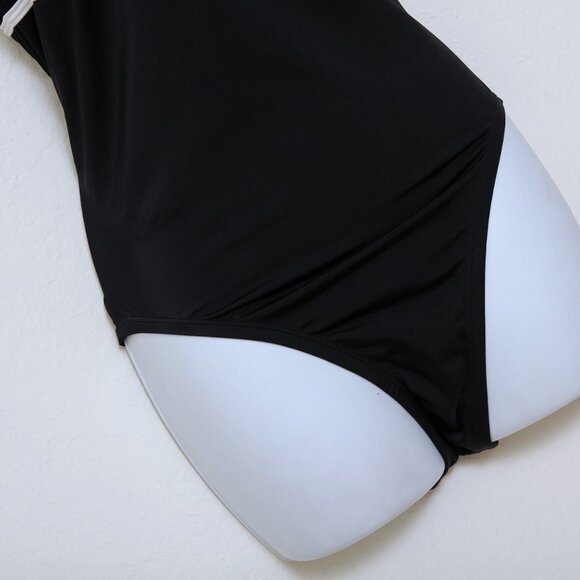 Nike One Piece Swimsuit - Picture 4 of 8